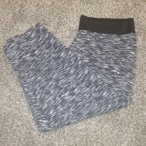 Victorias Secret Pink ultimate yoga cropped pants